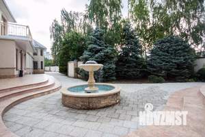 Дом 700м², 2-этажный, посуточно,