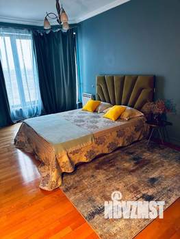 Дом 350м², 3-этажный, посуточно,