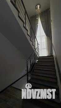Дом 245м², 2-этажный, посуточно,