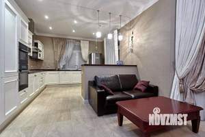 Дом 480м², 3-этажный, на длительный срок,