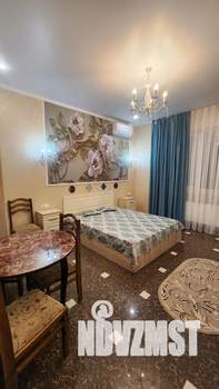 Дом 350м², 2-этажный, посуточно,