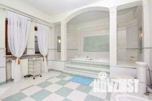 Дом 500м², 2-этажный, посуточно,