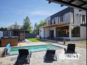 Дом 120м², 2-этажный, посуточно,