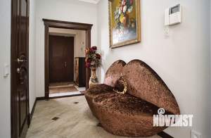 Дом 320м², 2-этажный, посуточно,