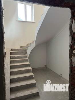 Дом 280м², 3-этажный, участок 4 сот.