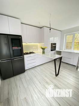 Дом 80м², 2-этажный, участок 10 сот.