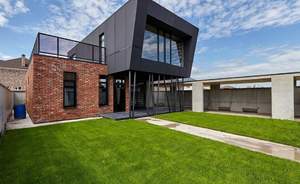 Дом 192м², 2-этажный, участок 4 сот.