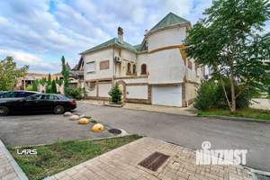 Дом 400м², 3-этажный, участок 3 сот.