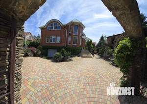 Дом 311м², 2-этажный, участок 10 сот.