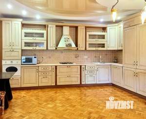 Дом 287м², 3-этажный, участок 4 сот.