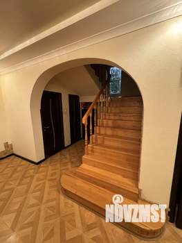 Дом 193м², 2-этажный, участок 4 сот.