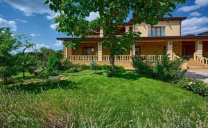 Дом 554м², 2-этажный, участок 16 сот.