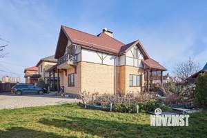 Дом 218м², 2-этажный, участок 10 сот.