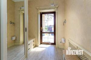 Дом 440м², 4-этажный, участок 4 сот.