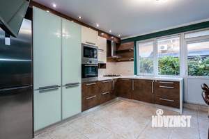 Таунхаус 148м², 3-этажный, участок 1 сот.