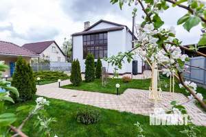 Дом 304м², 2-этажный, участок 10 сот.