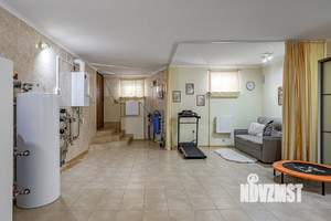 Дом 275м², 3-этажный, участок 10 сот.