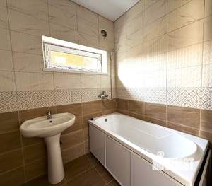 Коттедж 80м², 24-этажный, участок 4 сот.