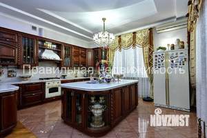 Дом 700м², 2-этажный, участок 14 сот.