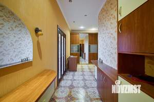 Дом 207м², 2-этажный, участок 8 сот.