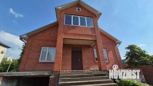 Дом 330м², 2-этажный, участок 10 сот.