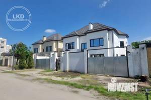 Дом 365м², 2-этажный, участок 4 сот.