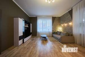 Дом 270м², 3-этажный, участок 6 сот.