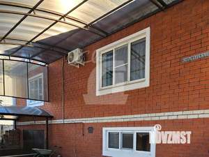 Коттедж 300м², 2-этажный, участок 10 сот.