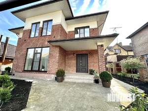 Дом 230м², 2-этажный, участок 8 сот.