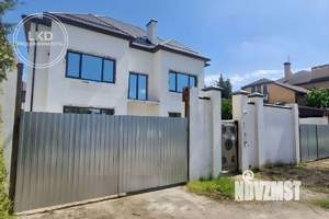 Дом 365м², 2-этажный, участок 4 сот.