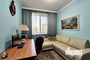 Дом 424м², 3-этажный, участок 7 сот.