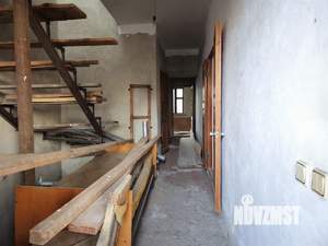 Дом 216м², 3-этажный, участок 4 сот.