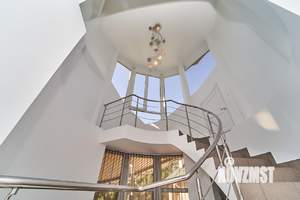 Дом 1156м², 3-этажный, участок 17 сот.