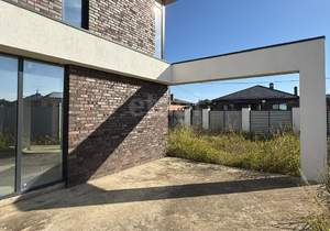 Дом 275м², 3-этажный, участок 6 сот.