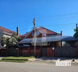 Коттедж 300м², 2-этажный, участок 10 сот.