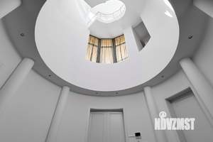 Дом 1100м², 3-этажный, участок 18 сот.