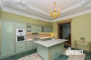 Дом 833м², 2-этажный, участок 10 сот.