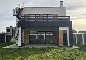 Дом 250м², 2-этажный, участок 6 сот.