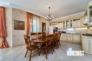 Дом 294м², 2-этажный, участок 8 сот.