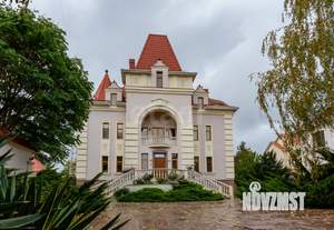 Дом 651м², 4-этажный, участок 30 сот.