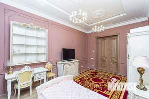 Дом 833м², 2-этажный, участок 10 сот.