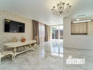 Дом 224м², 2-этажный, участок 4 сот.