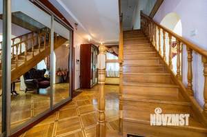 Дом 270м², 2-этажный, участок 4 сот.