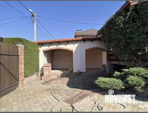 Дом 282м², 3-этажный, участок 14 сот.