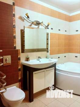 Дом 287м², 3-этажный, участок 4 сот.