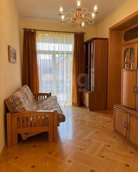 Дом 290м², 3-этажный, участок 8 сот.