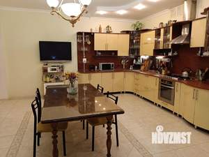 Дом 337м², 3-этажный, участок 8 сот.