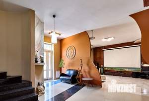 Дом 425м², 2-этажный, участок 10 сот.