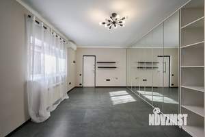 Дом 272м², 2-этажный, участок 8 сот.