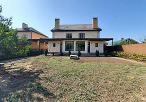 Дом 400м², 3-этажный, участок 10 сот.